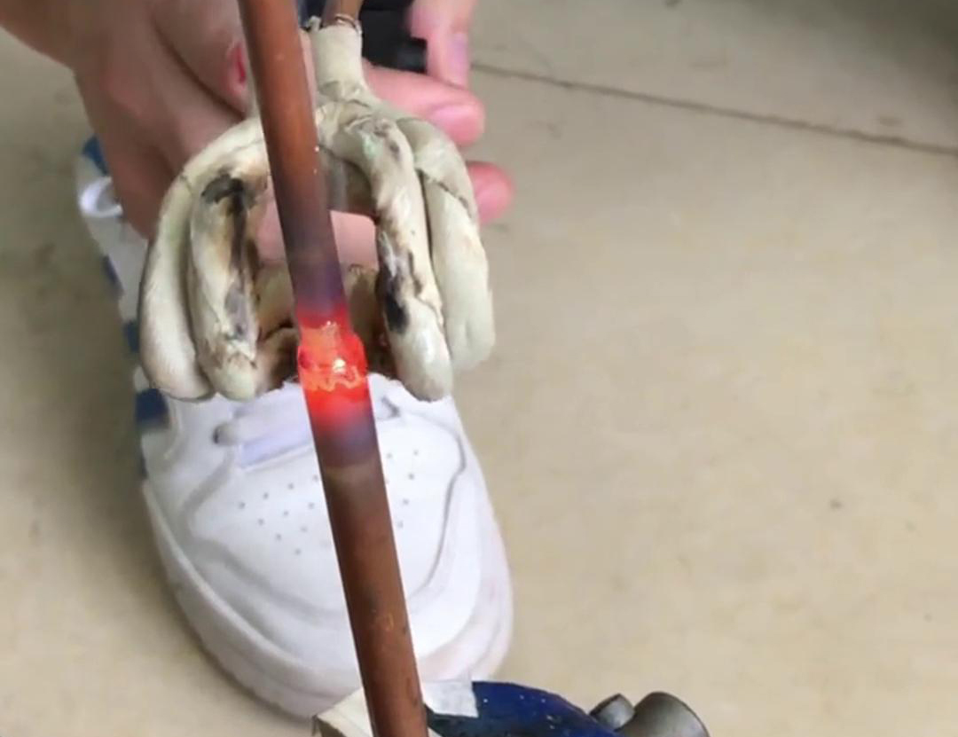 手持式高頻焊接設(shè)備，4-16銅管焊接，2秒焊接完成，代替火焰焊接，安全省時省人工