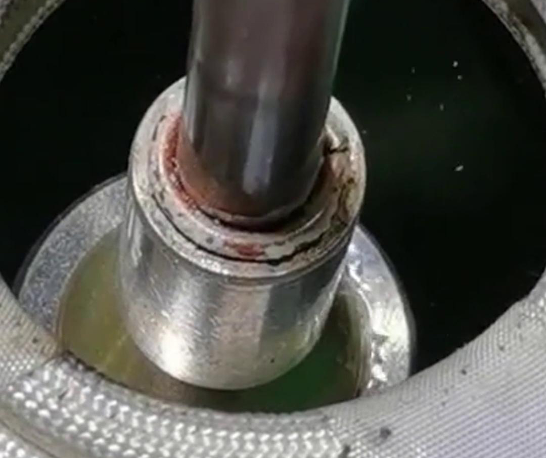 高頻機(jī)焊接銅鋁管是一種有效的焊接方法，但要注意工藝規(guī)范和焊接技巧